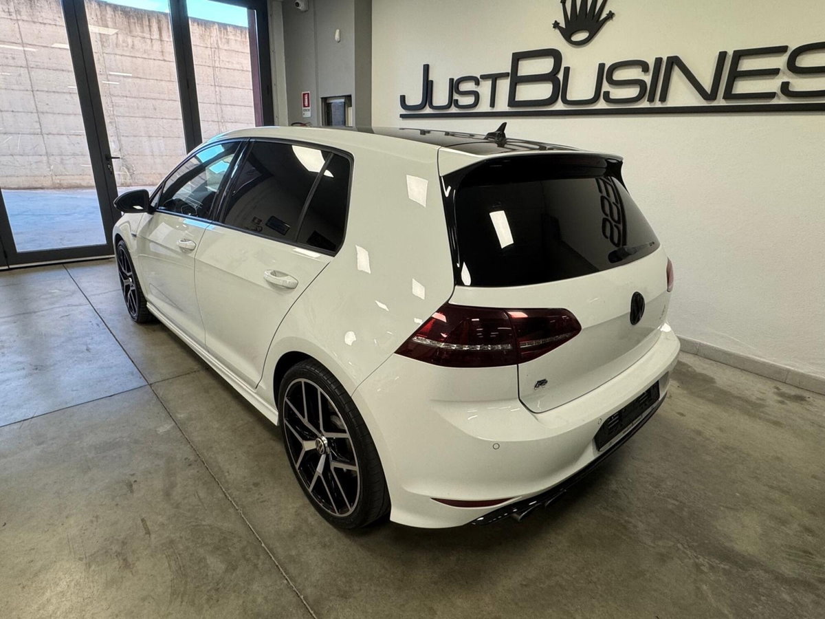 Volkswagen Golf R 2.0 DSG 5p. (6)