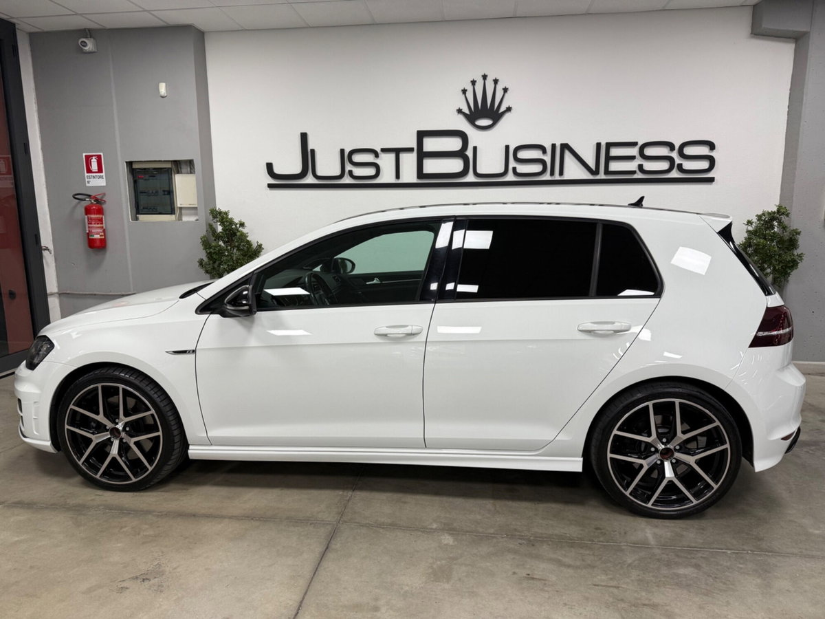 Volkswagen Golf R 2.0 DSG 5p. (7)