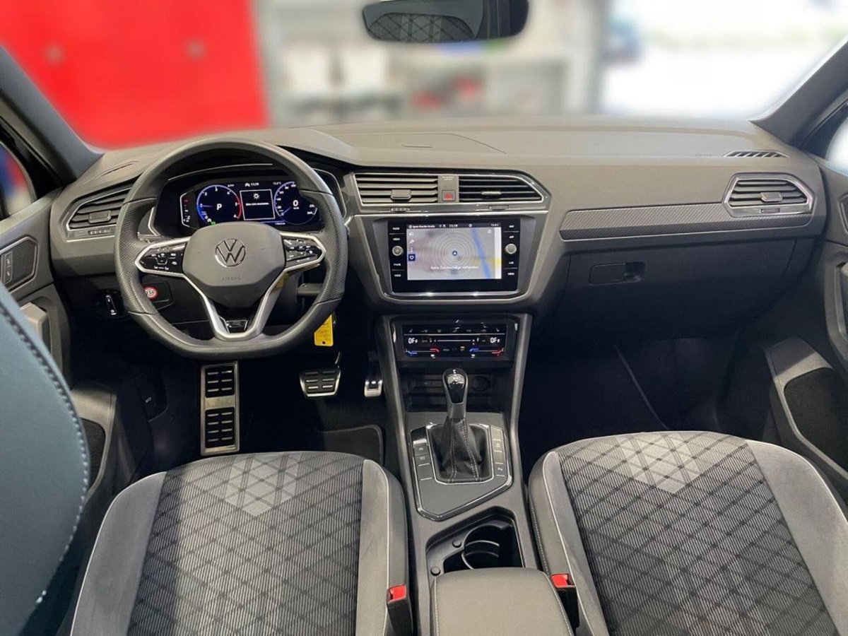 Volkswagen Tiguan 2.0 tdi R-Line 150cv dsg (6)