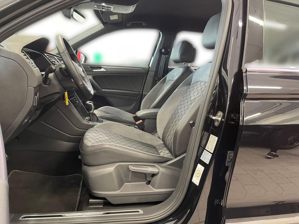 Volkswagen Tiguan 2.0 tdi R-Line 150cv dsg (7)