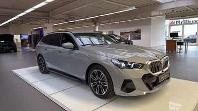 BMW Serie 5 Touring 520d  48V xdrive auto nuova
