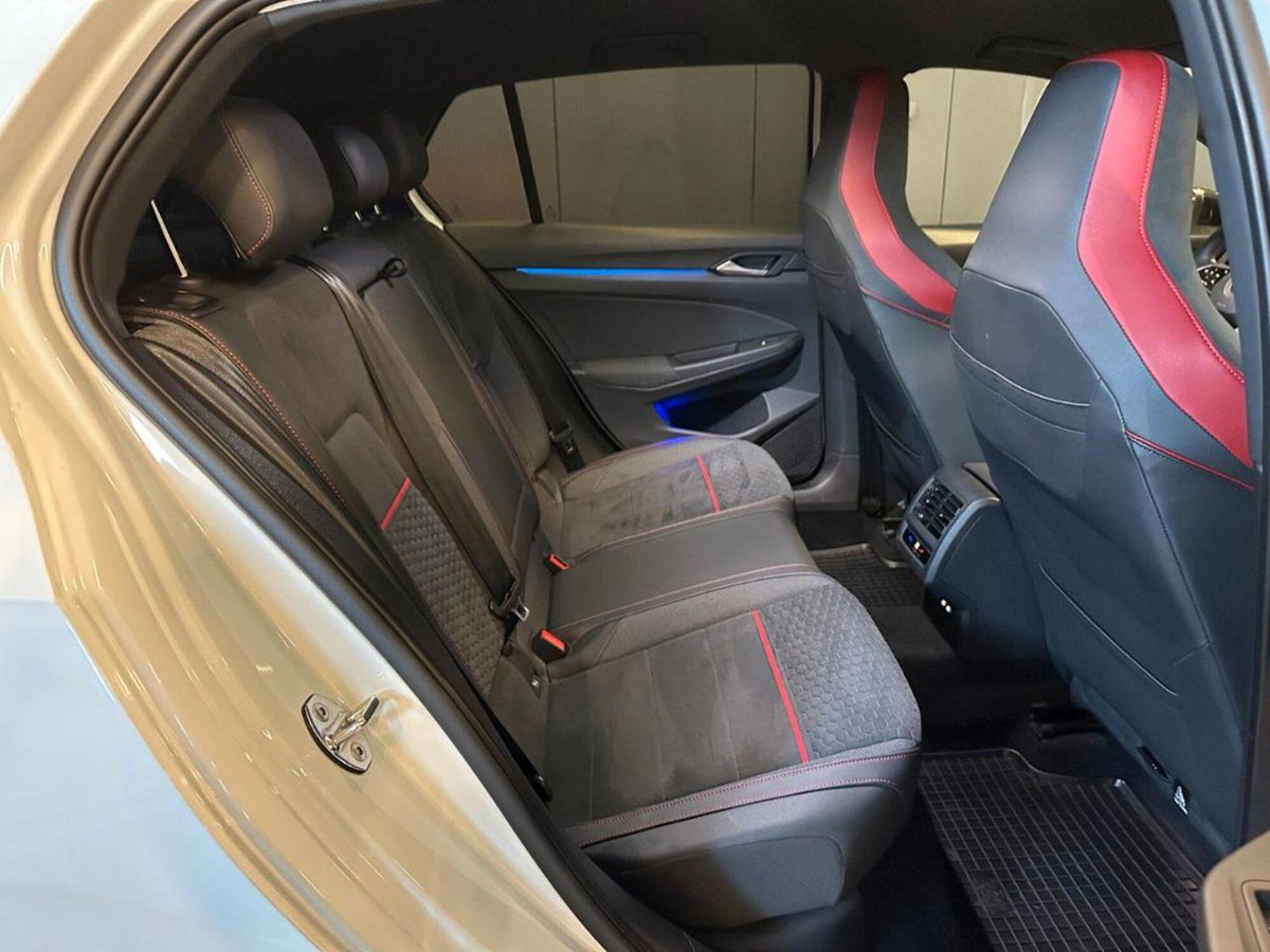 Volkswagen Golf 2.0 TSI GTI DSG Clubsport 45 (13)