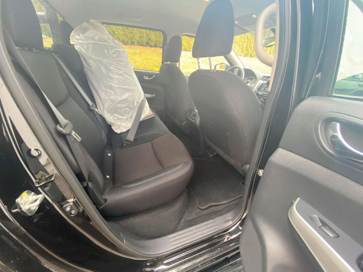 Nissan Navara 2.3 dCi 190 CV 4WD Double Cab Tekna (9)