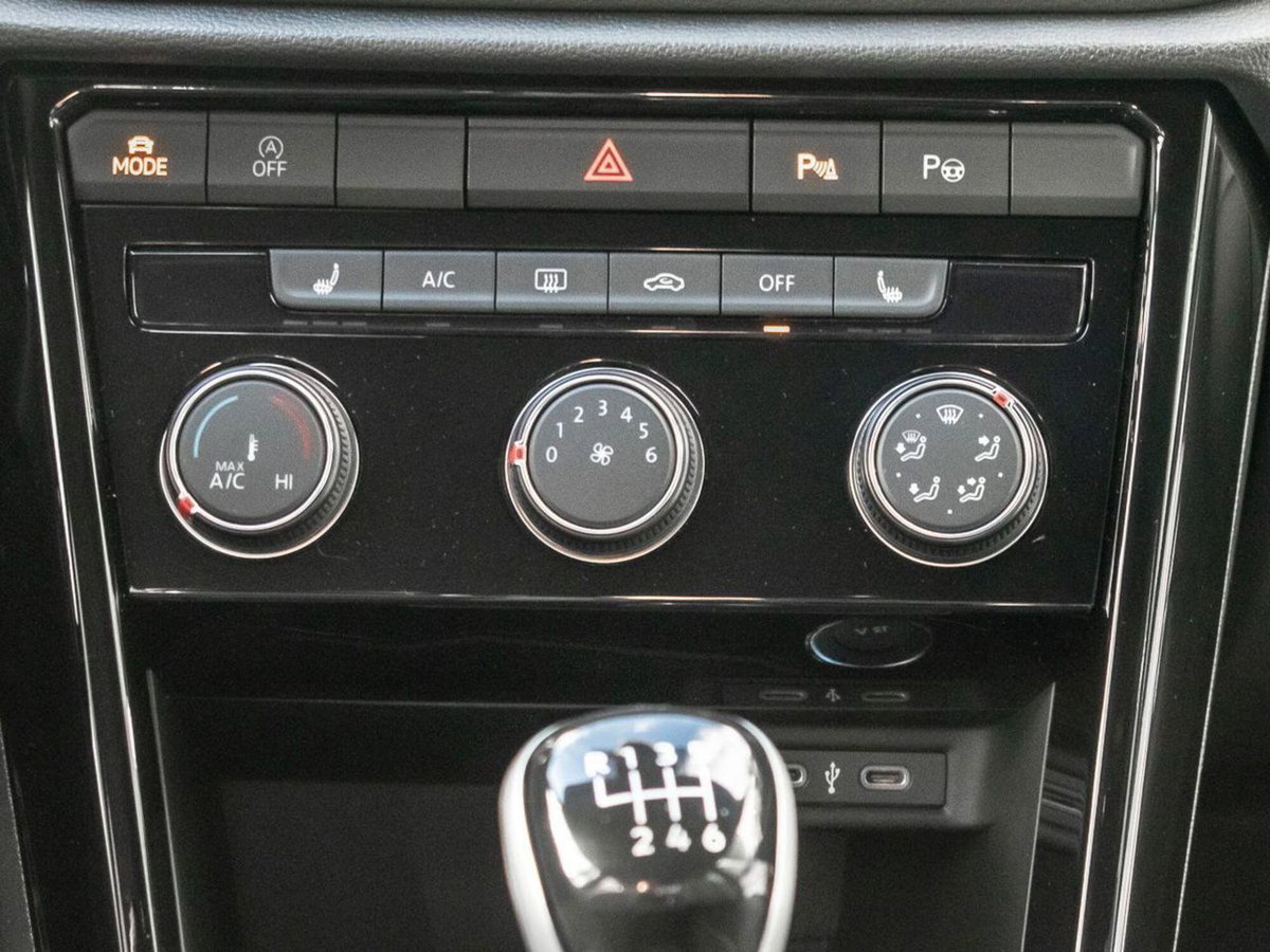 Volkswagen T-Roc 1.0 tsi R-Line 115cv (9)