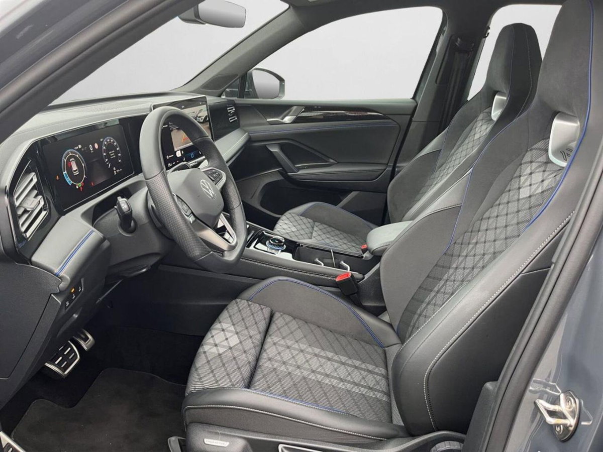 Volkswagen Tiguan 2.0 tdi R-Line 150cv dsg (6)