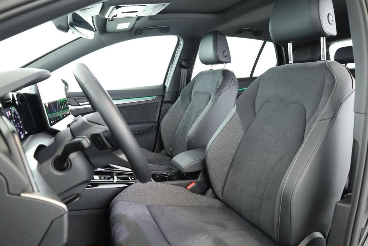 Volkswagen Golf 1.5 etsi 50 Years 150cv dsg (12)