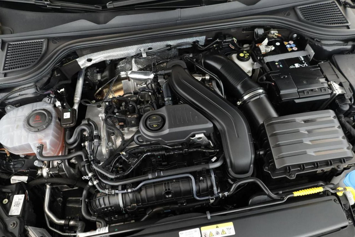 Volkswagen Golf 1.5 etsi 50 Years 150cv dsg (7)