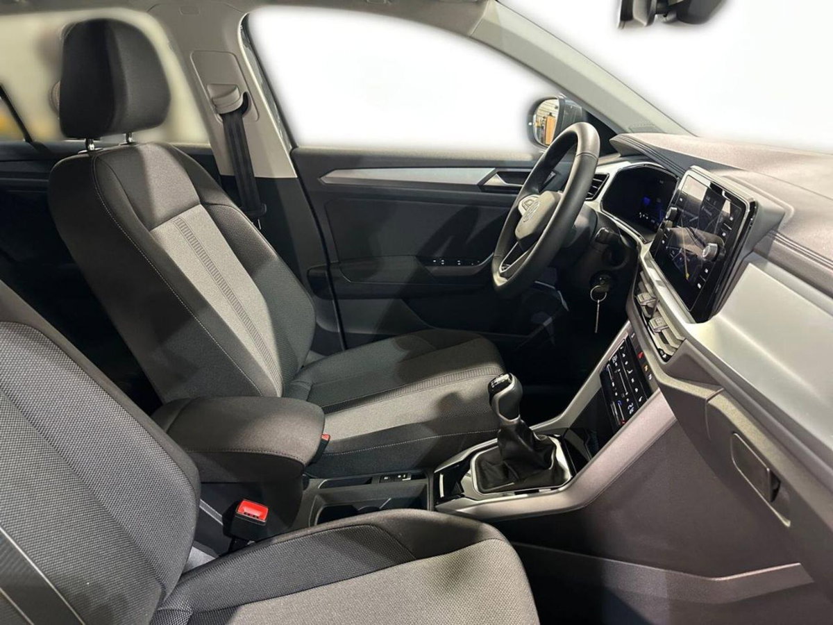 Volkswagen T-Roc 1.5 tsi Life (10)