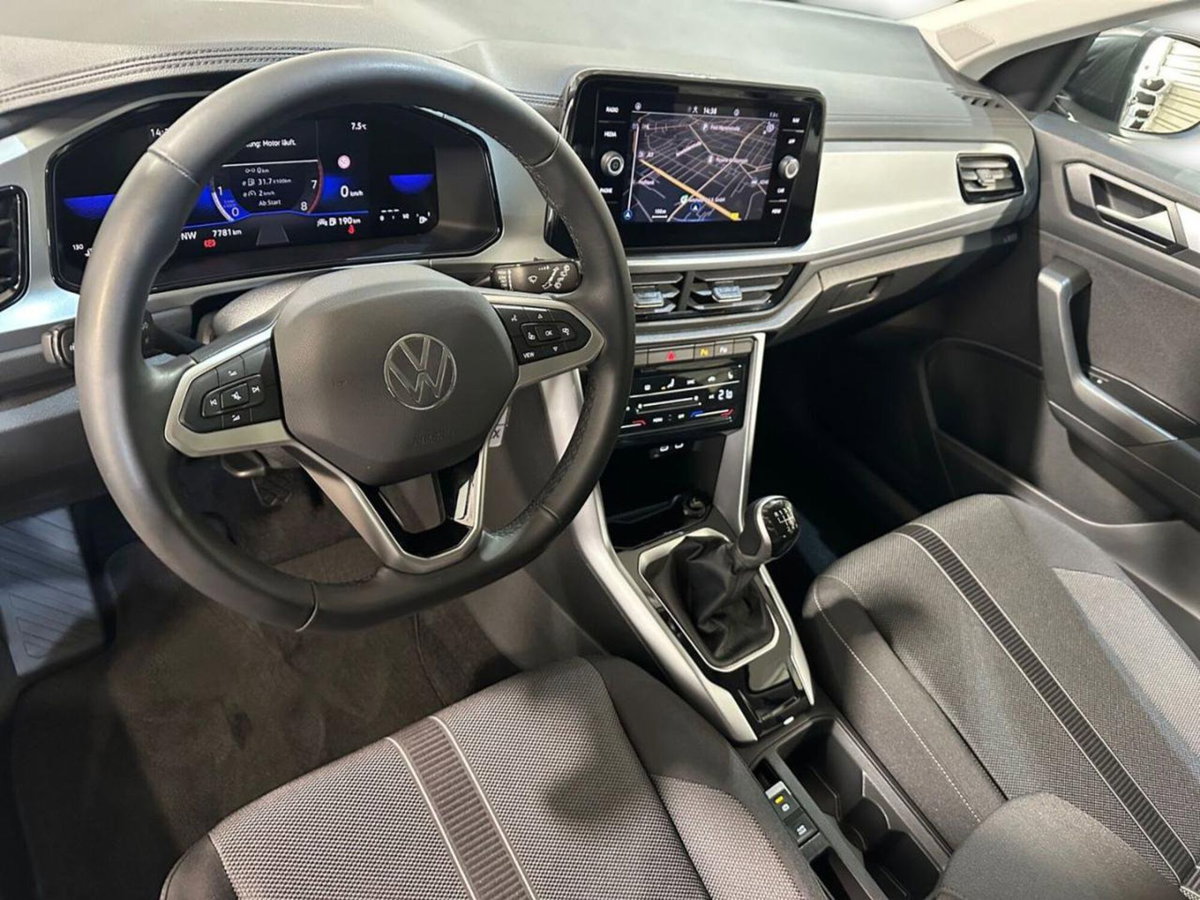 Volkswagen T-Roc 1.5 tsi Life (14)
