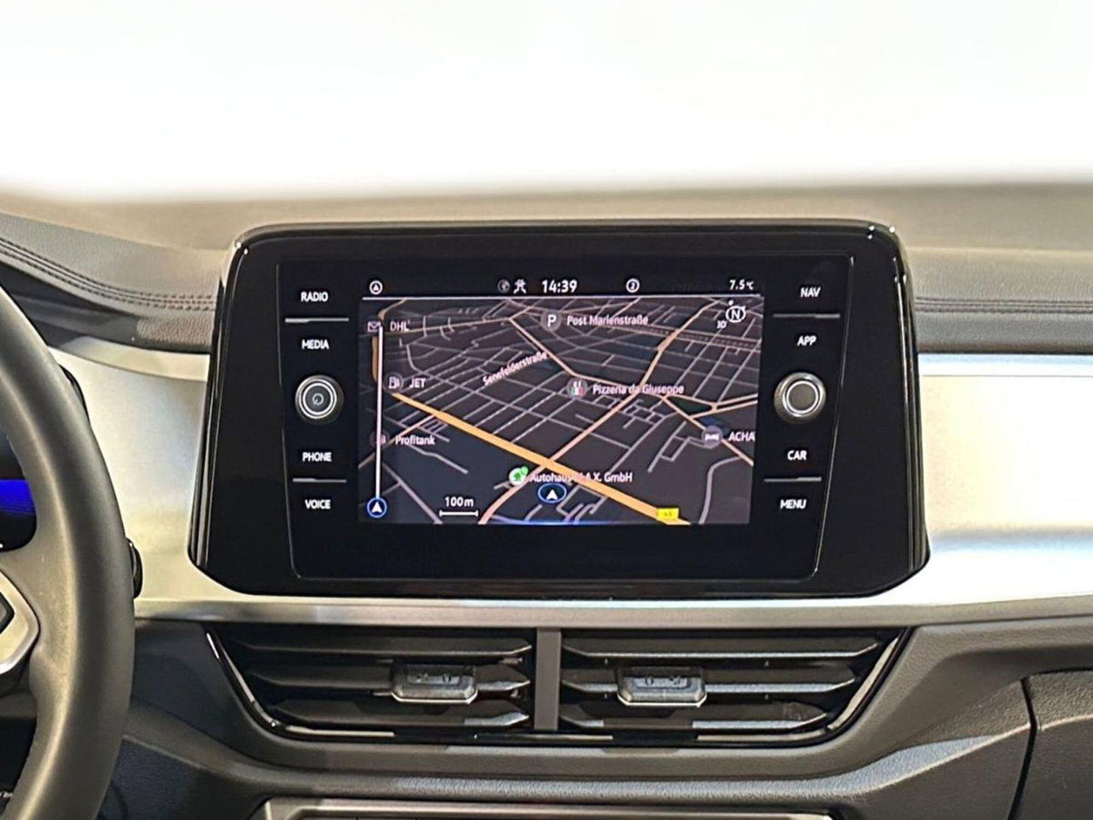 Volkswagen T-Roc 1.5 tsi Life (17)