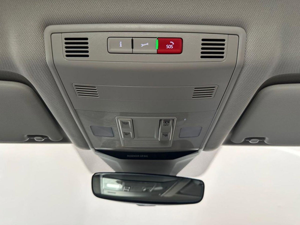 Volkswagen T-Roc 1.5 tsi Life (18)
