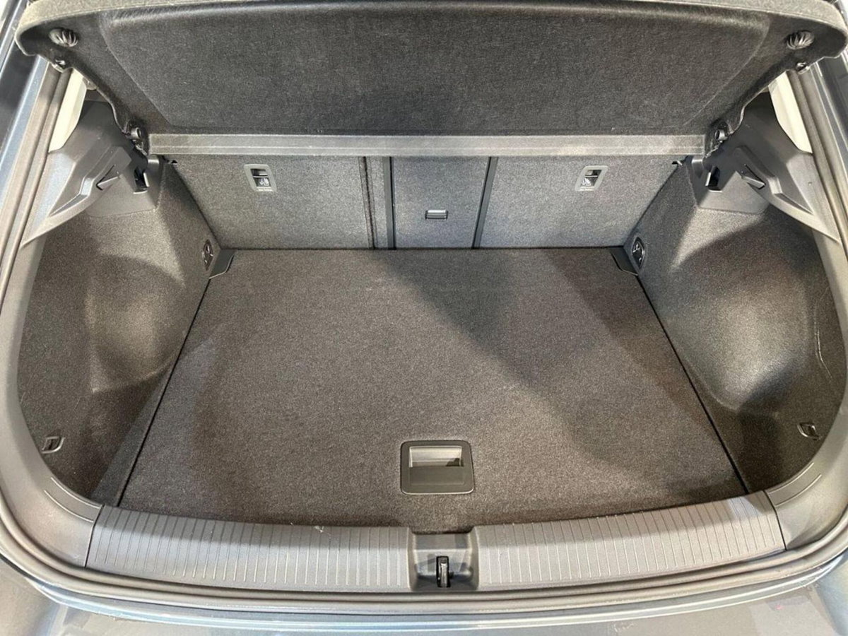 Volkswagen T-Roc 1.5 tsi Life (19)