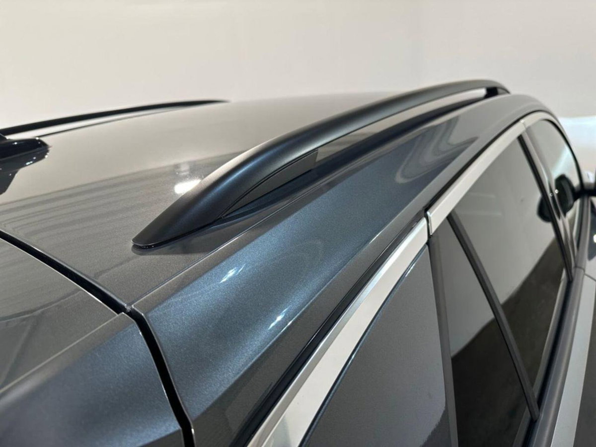 Volkswagen T-Roc 1.5 tsi Life (9)