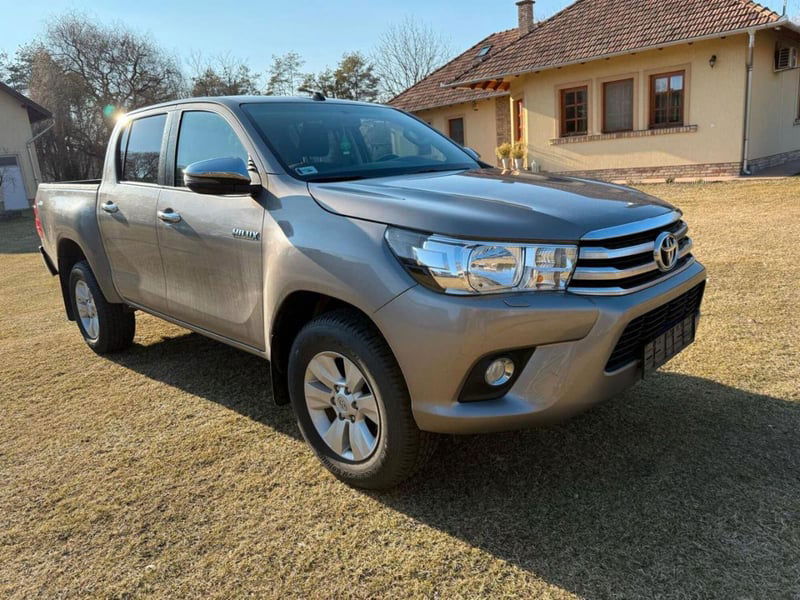 Toyota Hilux 2.D-4D 4WD porte Double Cab Lounge