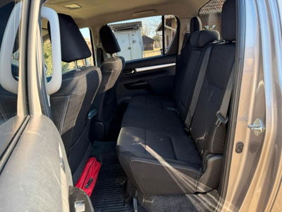 Toyota Hilux 2.D-4D 4WD porte Double Cab Lounge (12)