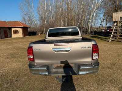 Toyota Hilux 2.D-4D 4WD porte Double Cab Lounge (5)