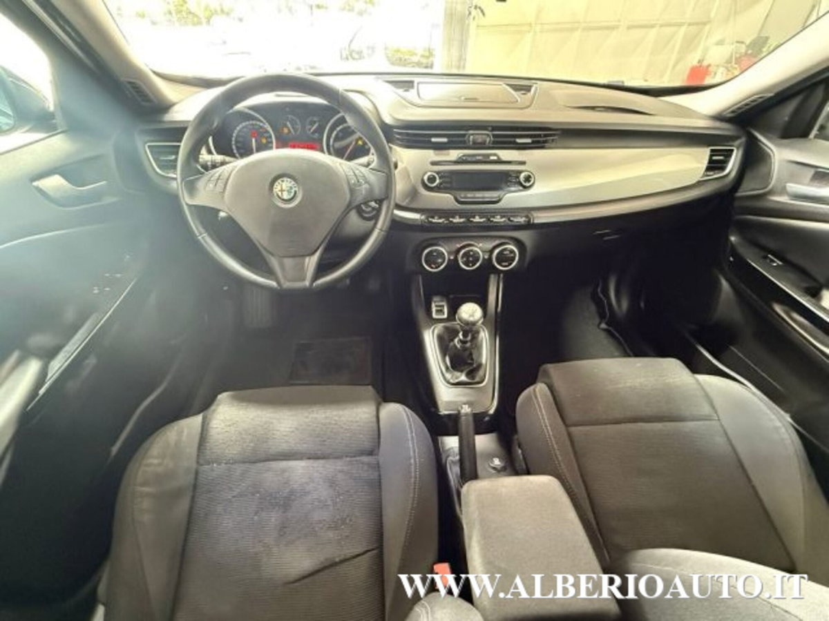 Alfa Romeo Giulietta 1.6 JTDm-2 Distinctive (14)