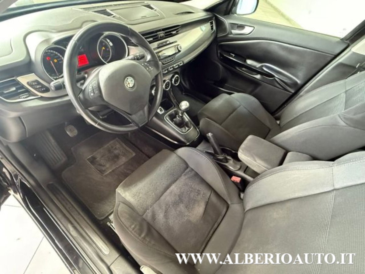 Alfa Romeo Giulietta 1.6 JTDm-2 Distinctive (17)