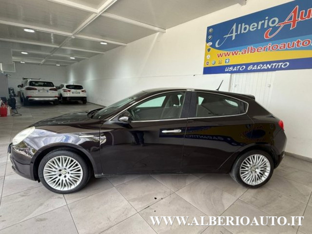 Alfa Romeo Giulietta 1.6 JTDm-2 Distinctive (6)
