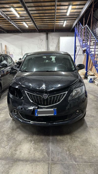 Lancia Ypsilon 1.0 FireFly 5 porte S&S Hybrid Alberta Ferretti usata