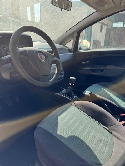 Fiat Grande Punto 1.4 5 porte Fun (8)