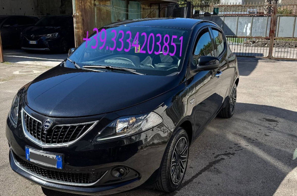 Lancia Ypsilon 1.0 FireFly 5 porte S&S Hybrid Alberta Ferretti