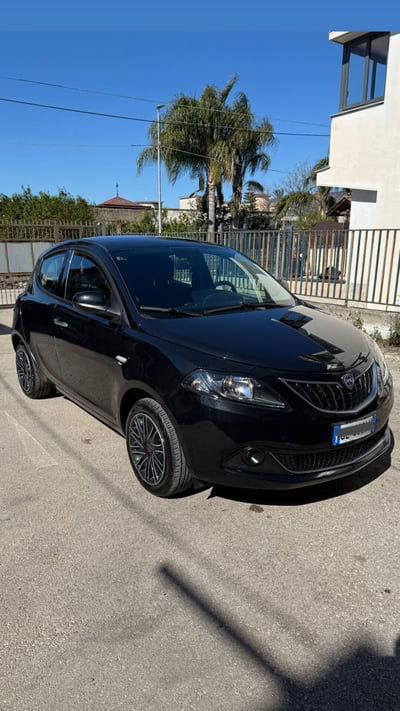 Lancia Ypsilon 1.0 FireFly 5 porte S&S Hybrid Alberta Ferretti usata