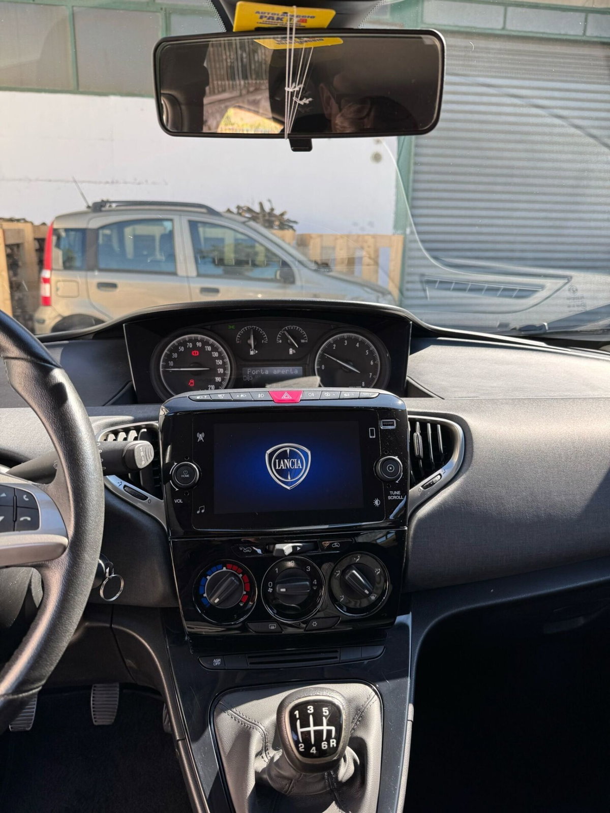 Lancia Ypsilon 1.0 FireFly 5 porte S&S Hybrid Alberta Ferretti (11)