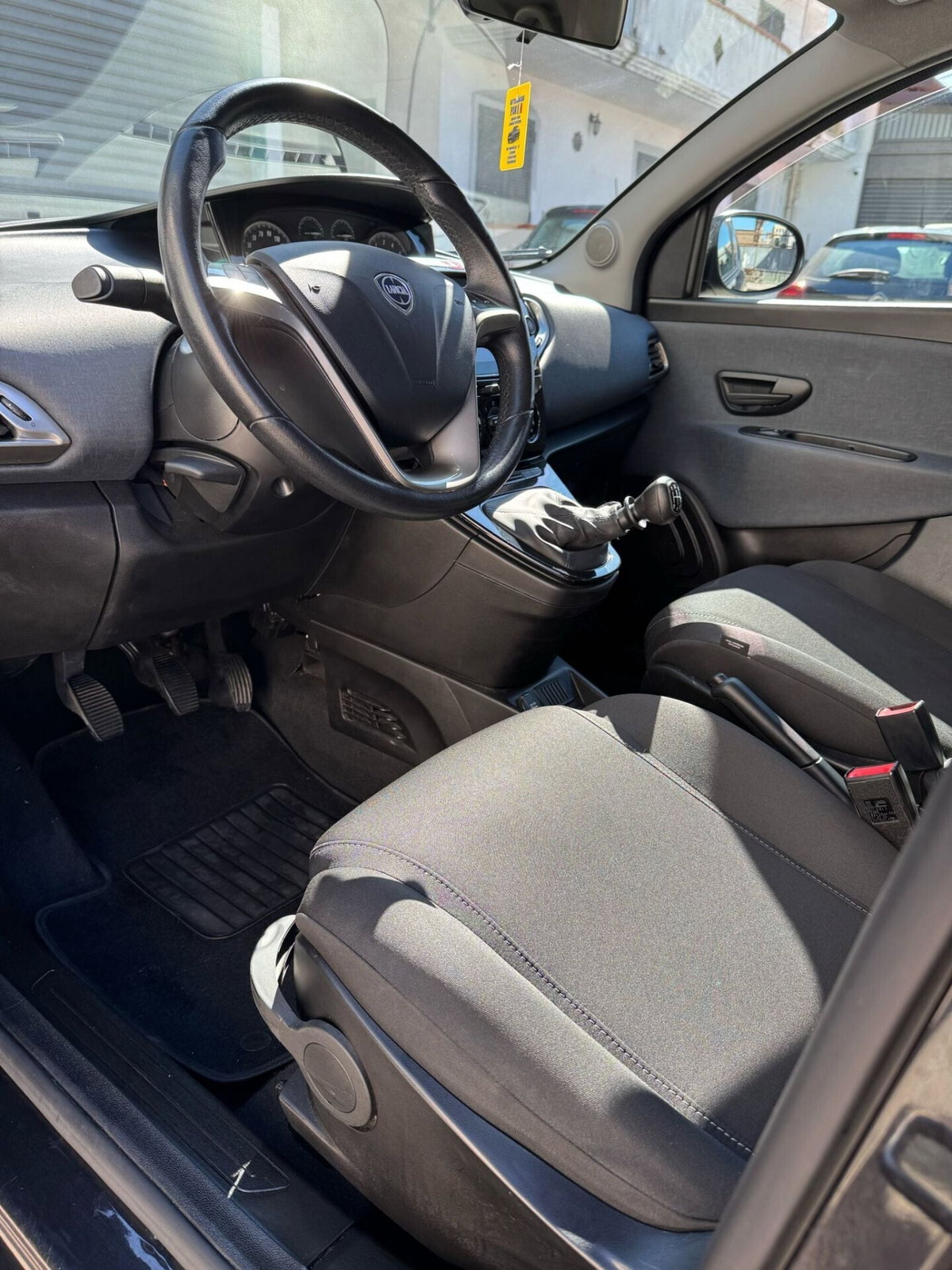 Lancia Ypsilon 1.0 FireFly 5 porte S&S Hybrid Alberta Ferretti (15)