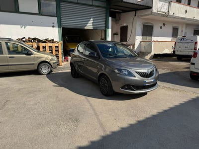 Lancia Ypsilon 1.0 FireFly 5 porte S&S Hybrid Alberta Ferretti usata