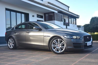 Jaguar XE 2.0 D Turbo 180CV aut. Prestige usata