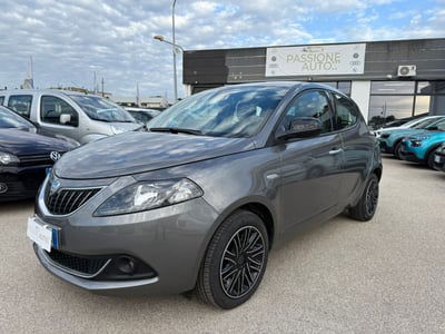 Lancia Ypsilon 1.0 FireFly 5 porte S&S Hybrid Ecochic Gold usata