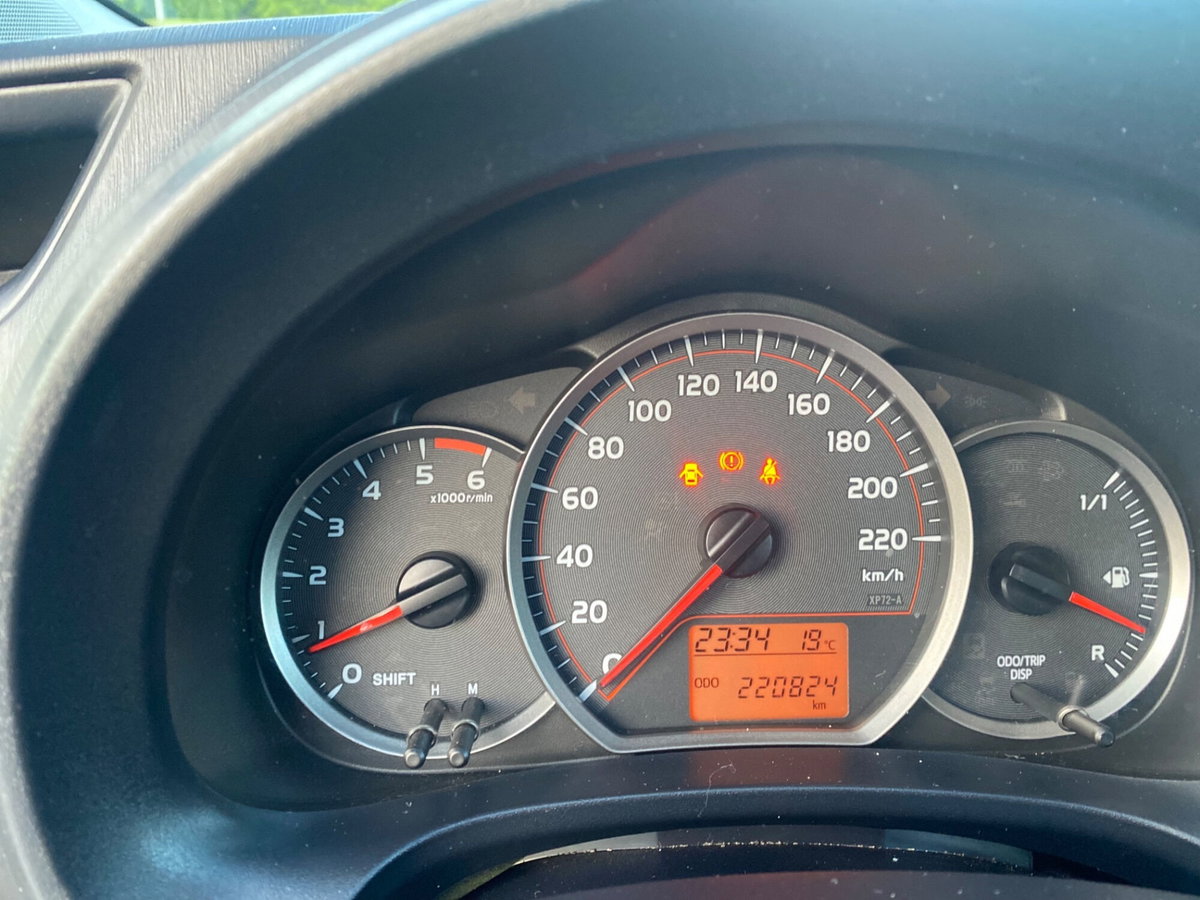 Toyota Yaris 1.D-4D 5 porte Lounge M-MT (11)
