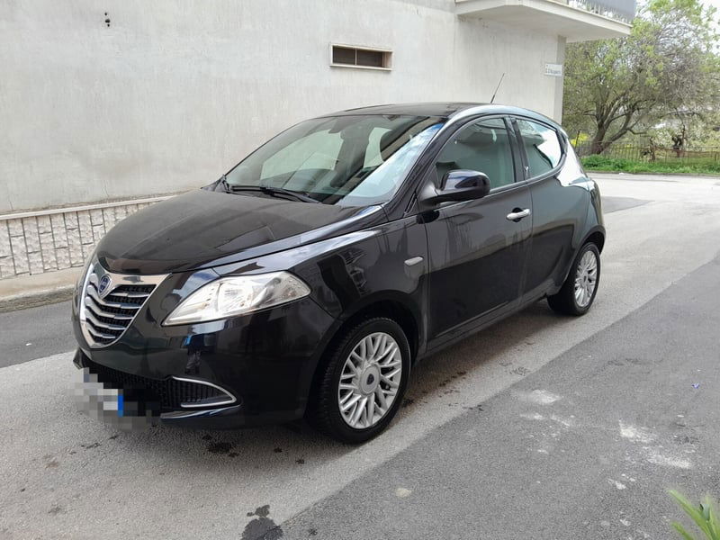Lancia Ypsilon 1.3 MJT 16V 95 CV 5 porte S&S Gold
