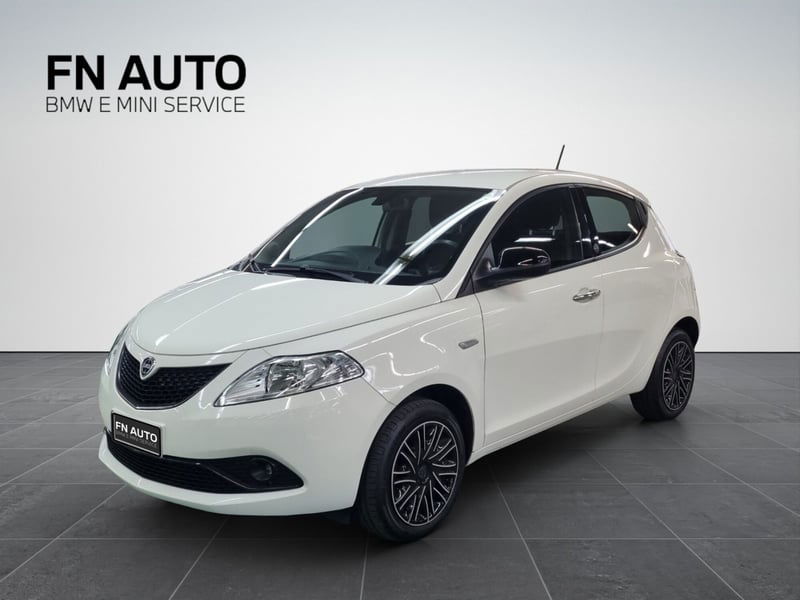 Lancia Ypsilon 1.0 FireFly 5 porte S&S Hybrid Ecochic Gold