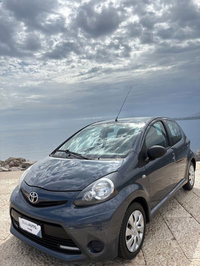 Toyota Aygo 1.0 12V VVT-i 5 porte Lounge Connect usata