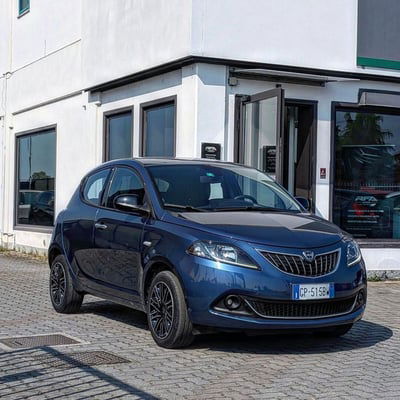 Lancia Ypsilon 1.0 FireFly 5 porte S&S Hybrid Ecochic Gold usata