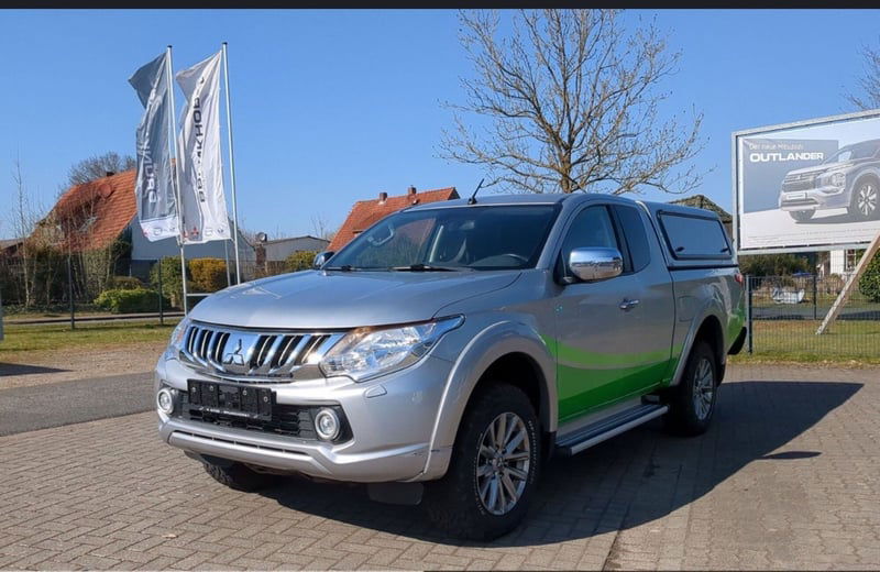 Mitsubishi L200 2.4 DI-D/181CV Club Cab Intense Hp Mivec