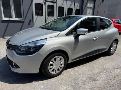 Renault Clio 1.2 75CV 5 porte Wave usata