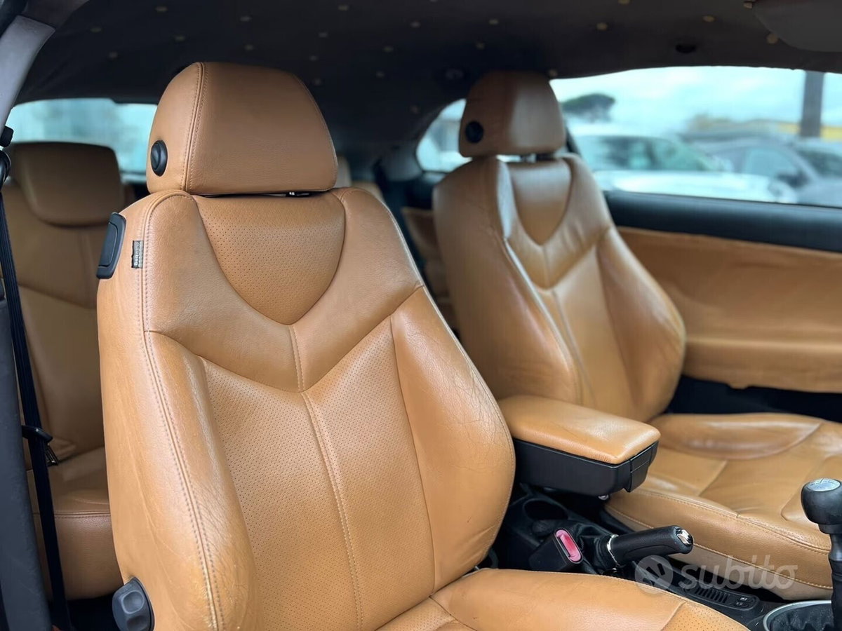 Alfa Romeo GT 1.9 MJT 16V Luxury (10)
