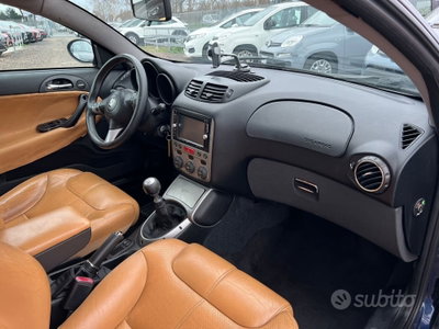 Alfa Romeo GT 1.9 MJT 16V Luxury (12)