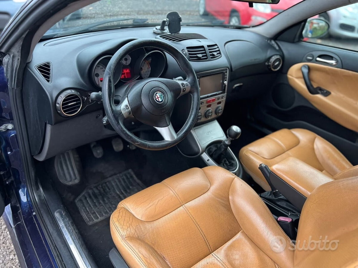 Alfa Romeo GT 1.9 MJT 16V Luxury (9)