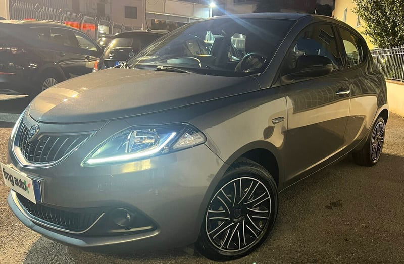 Lancia Ypsilon 1.0 FireFly 5 porte S&S Hybrid Gold Plus