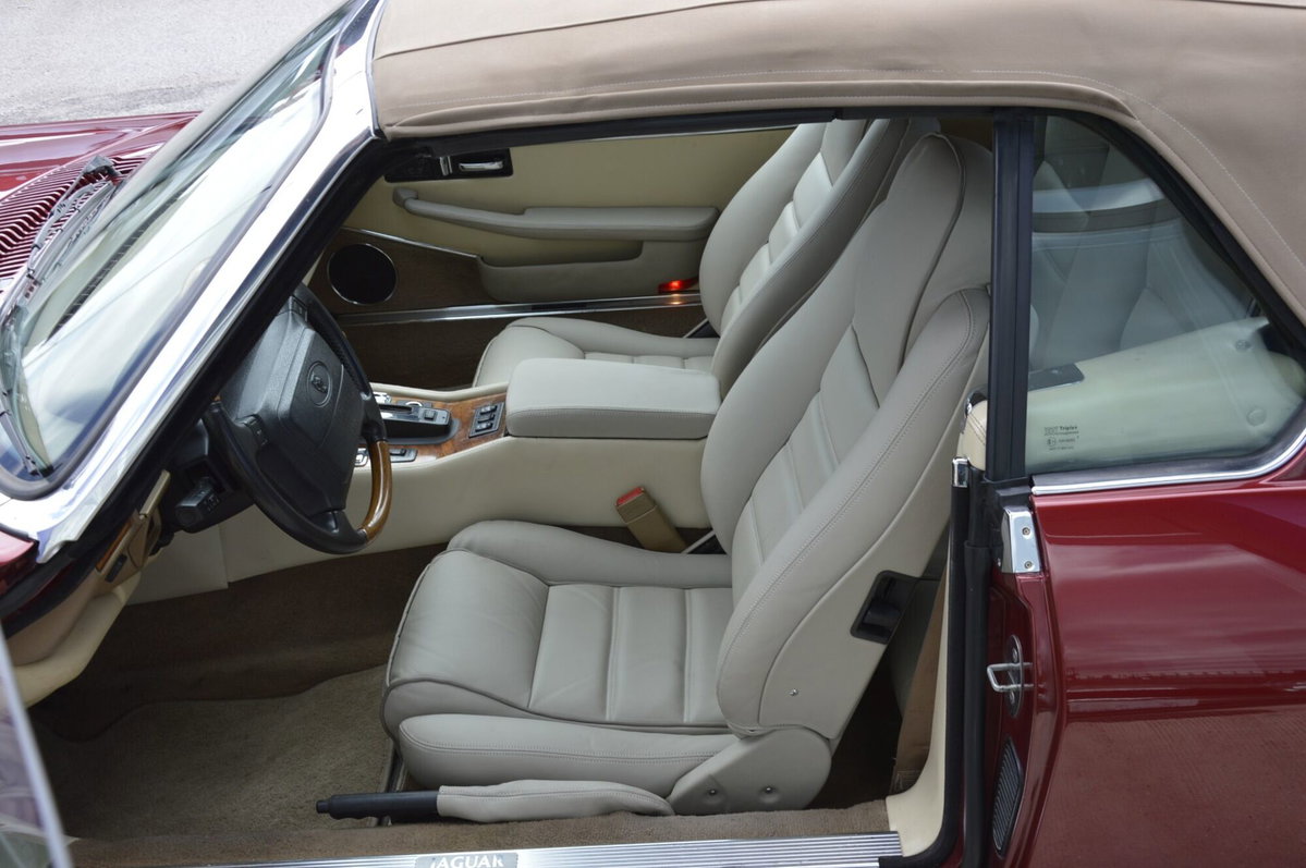 Jaguar XJS 4.0 cat Convertible (11)