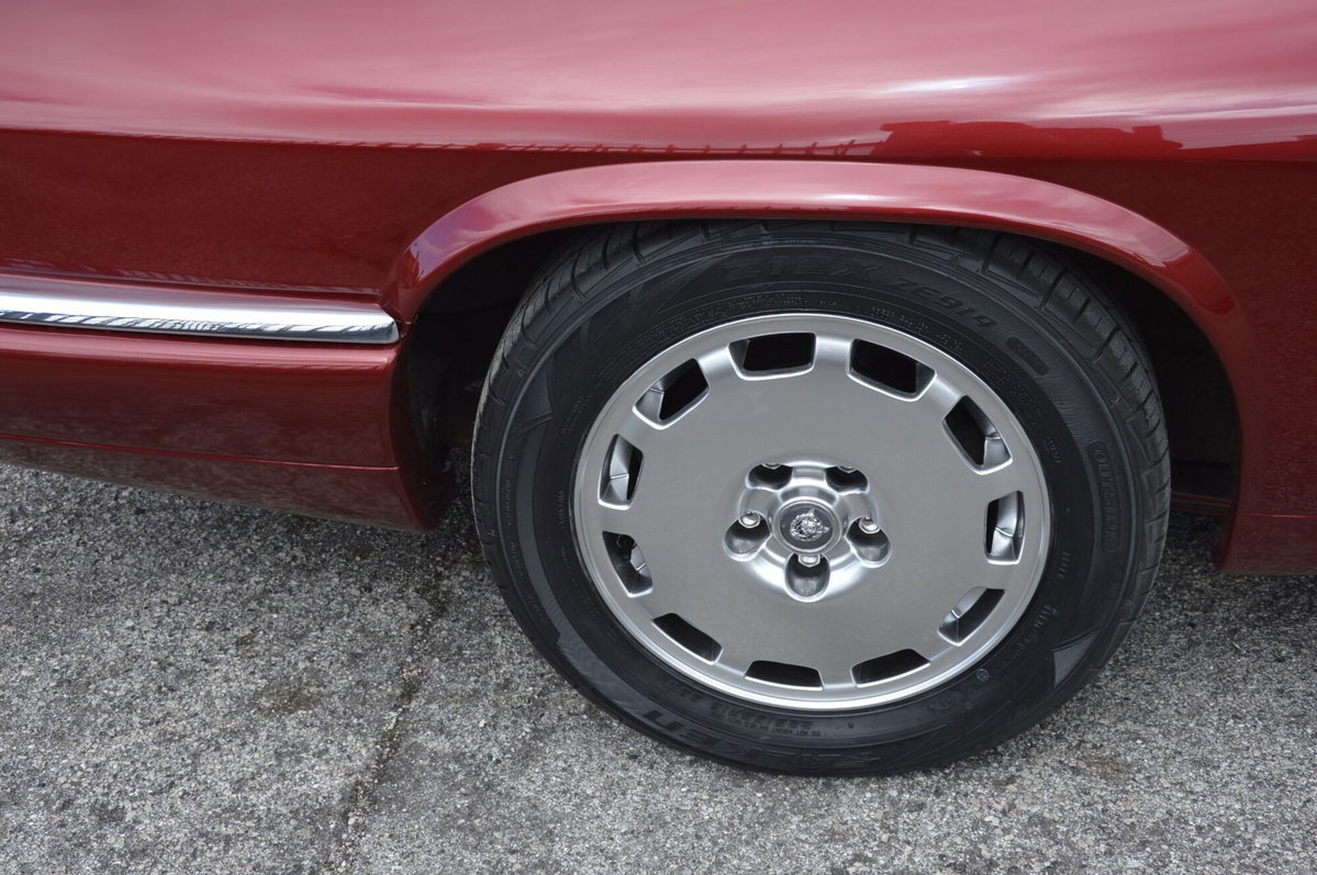 Jaguar XJS 4.0 cat Convertible (14)