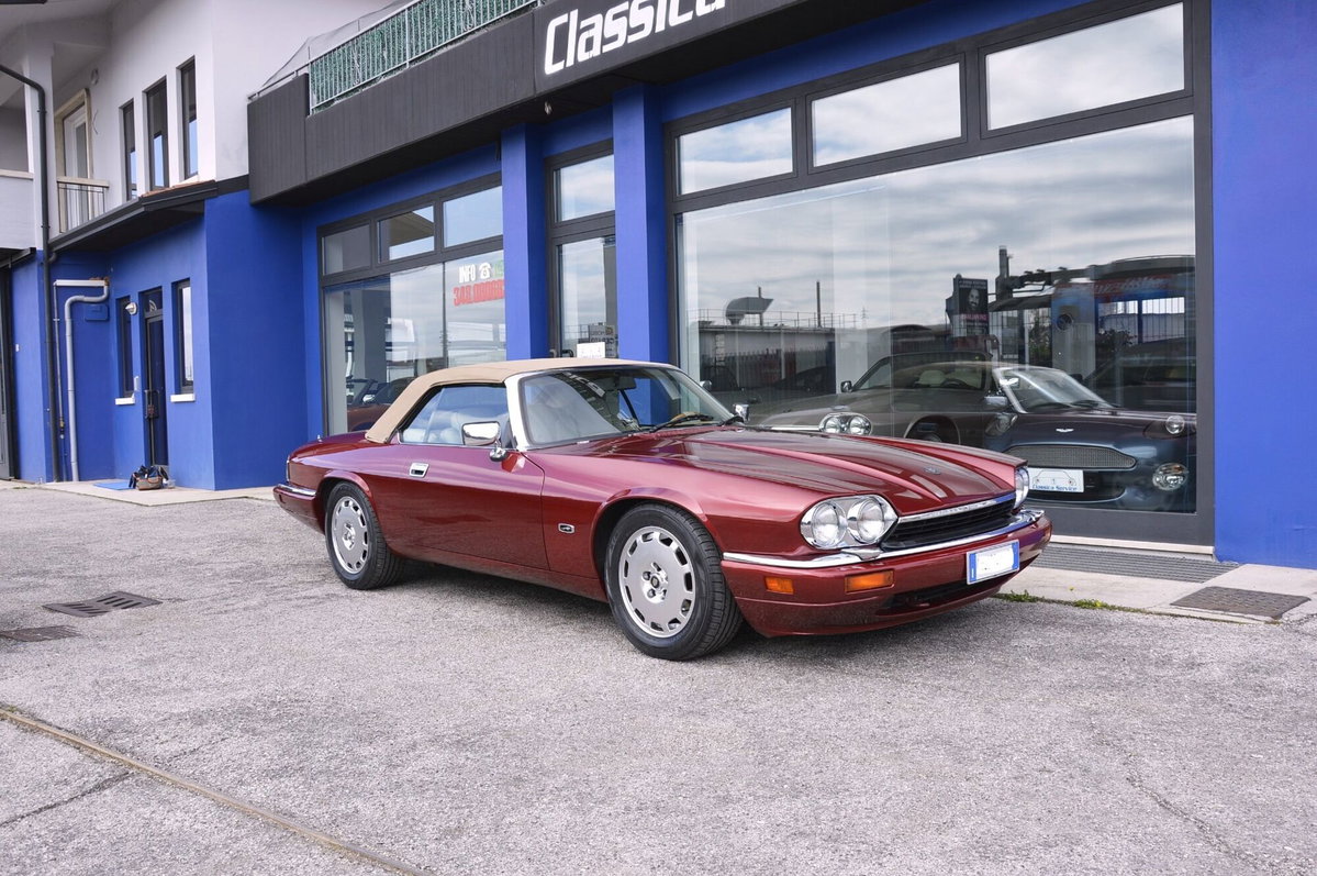Jaguar XJS 4.0 cat Convertible (15)