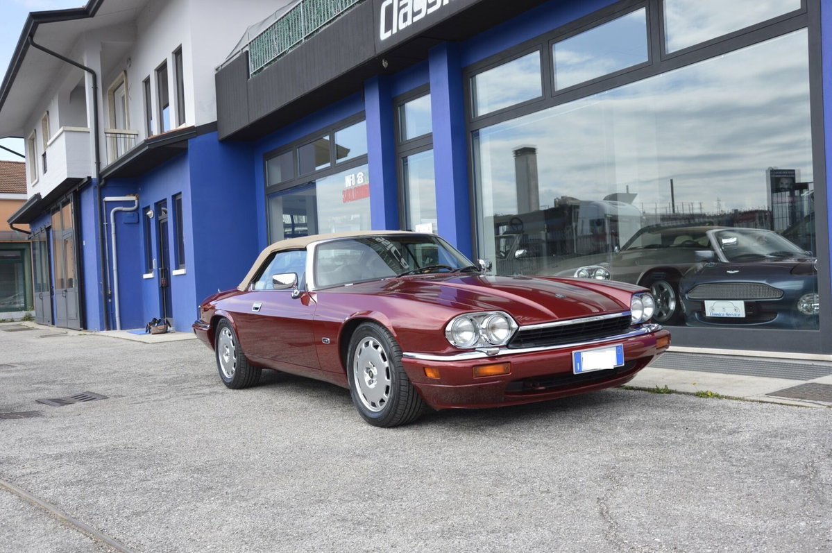 Jaguar XJS 4.0 cat Convertible (17)