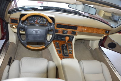 Jaguar XJS 4.0 cat Convertible (19)