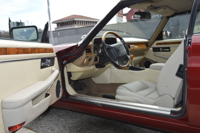 Jaguar XJS 4.0 cat Convertible (10)