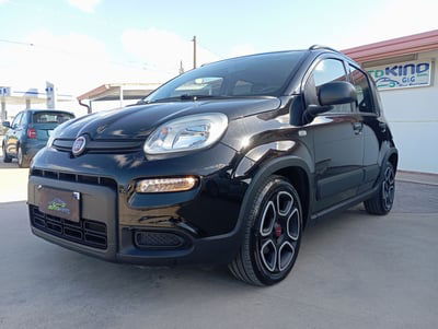Fiat Panda 1.0 FireFly S&S Hybrid City Cross usata